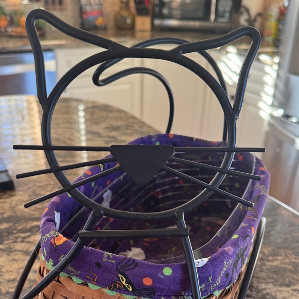 Longaberger Cat-Shaped Black Metal and Brown Wicker Basket - Picture 2 of 13
